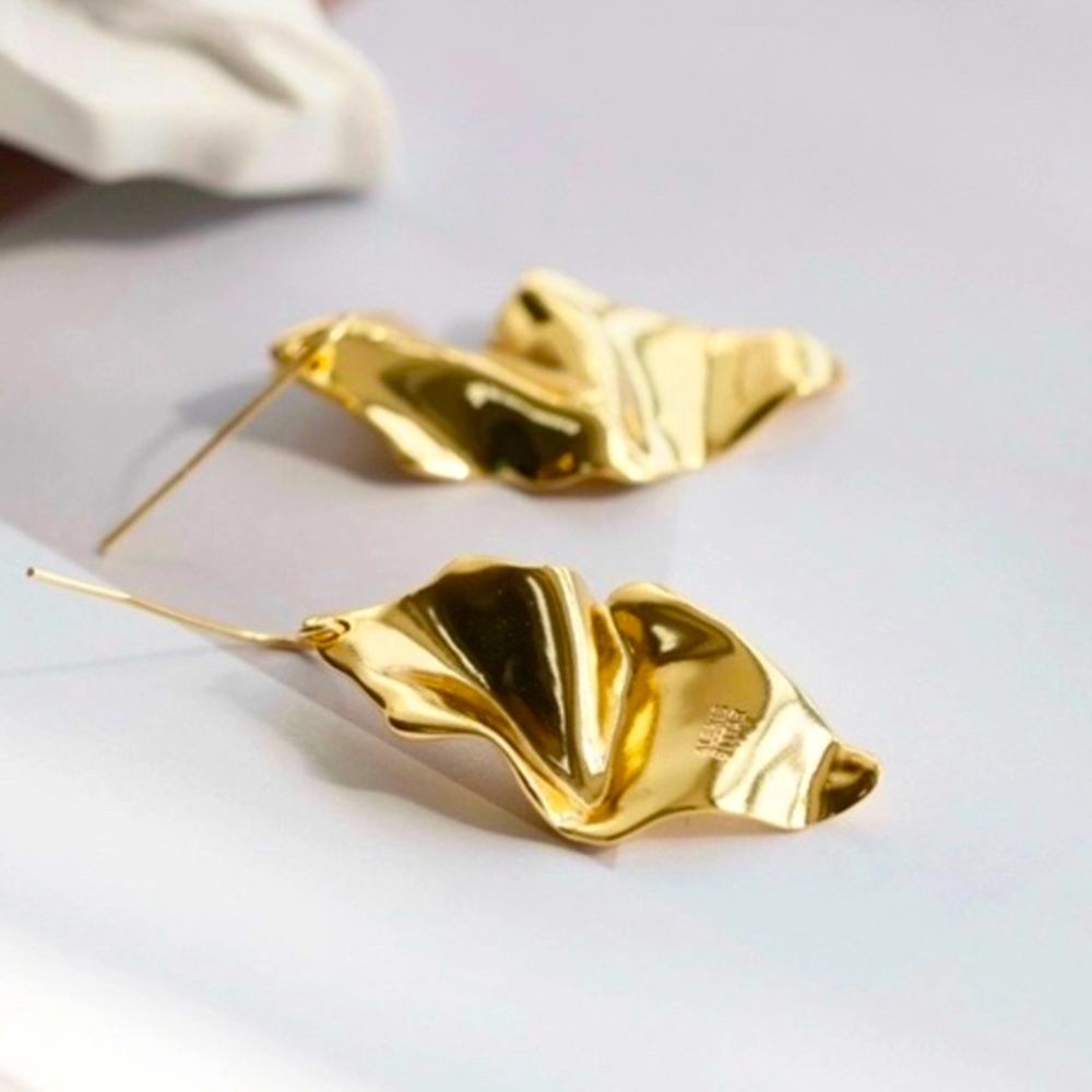 ALEXIS BITTAR Gold Crumpled Wire Drop Earrings - Picture 12 of 13
